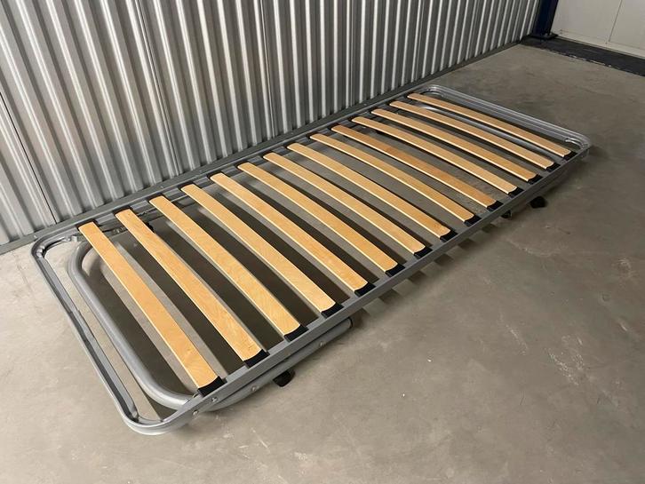 Onderschuifbed 90x200 - Inklapbaar, Huis en Inrichting, Slaapkamer | Bedden, Gebruikt, Eenpersoons, 90 cm, 200 cm, Metaal, Grijs