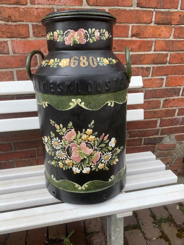 Beschilderde oude melkbus, Ophalen, Zo goed als nieuw