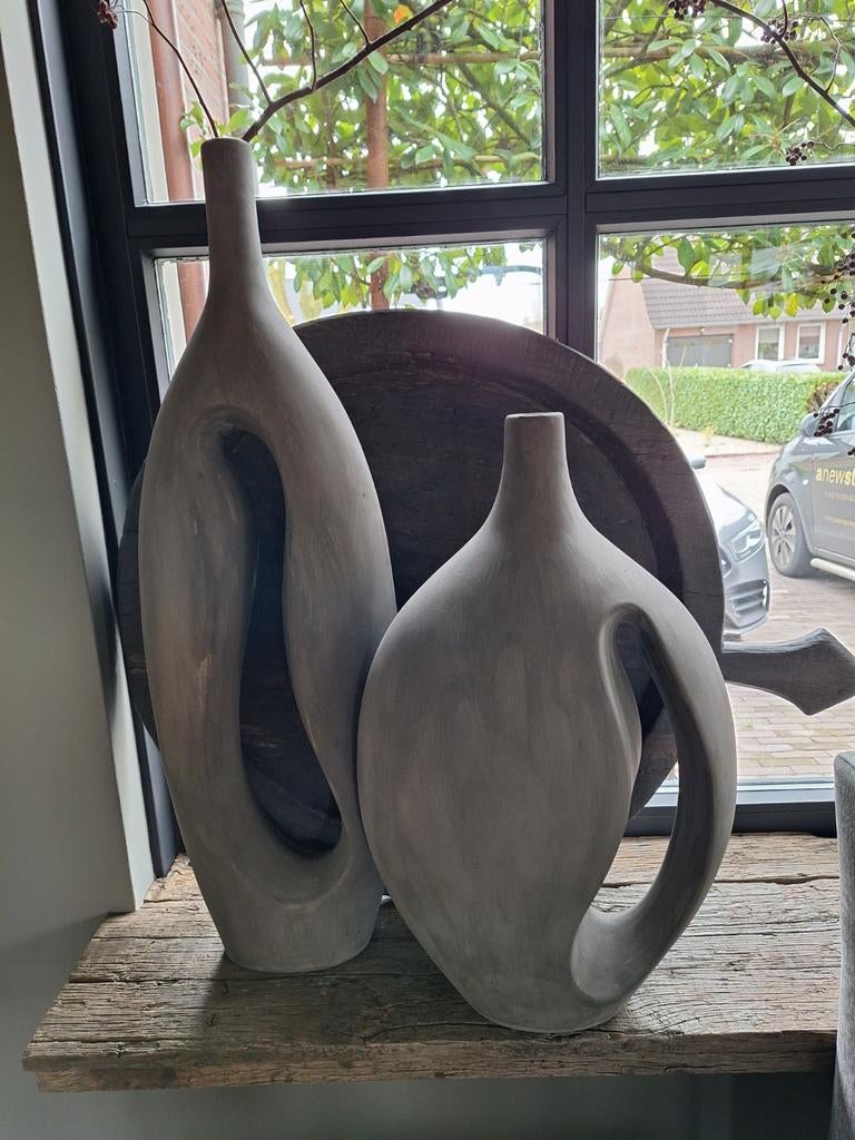 2x stenen vazen XXL sierlijk uniek, Huis en Inrichting, Woonaccessoires | Vazen, Ophalen of Verzenden, Zo goed als nieuw, Overige kleuren