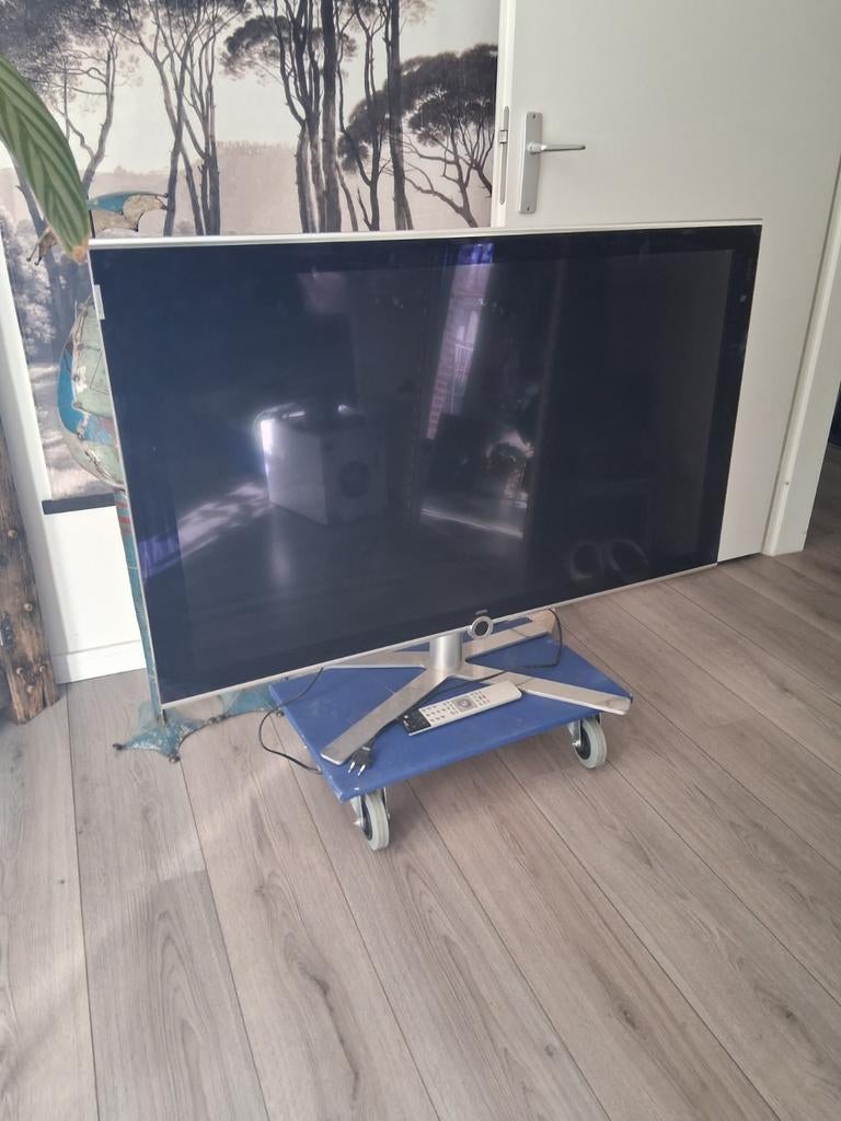 Loewe Individual IND 40 SEL TV - Zwart met verchroomde voet, Ophalen of Verzenden, Gebruikt, 100 cm of meer, Overige merken