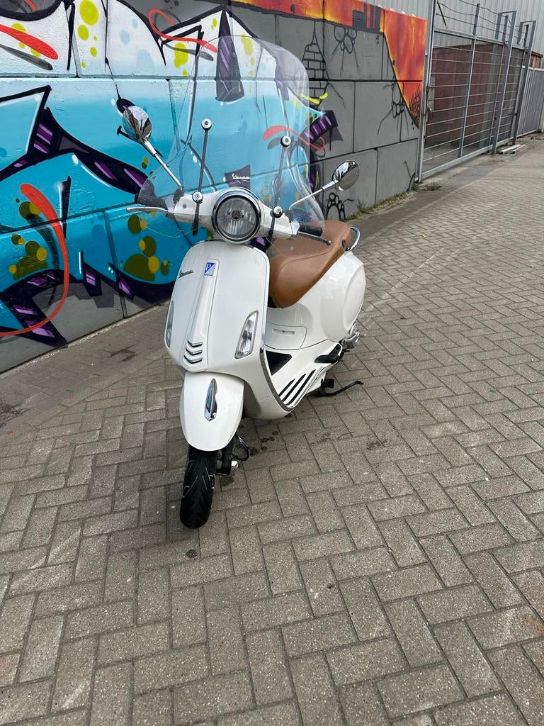 Vespa Primavera 2017, Fietsen en Brommers, Scooters | Vespa, Gebruikt, Overige modellen, Maximaal 45 km/u, Ophalen of Verzenden