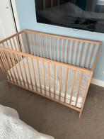 Houten Ledikant, Kinderen en Baby's, Babywiegjes en Ledikanten, Ophalen, Zo goed als nieuw, Ledikant