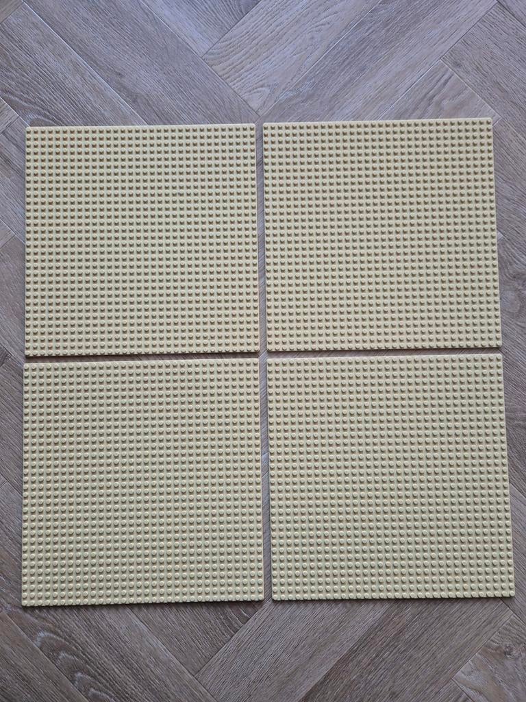 4 lego 10699 tan beige bouwplaten grondplaten 32x32, Lego, Ophalen of Verzenden, Compleet, Grondplaat