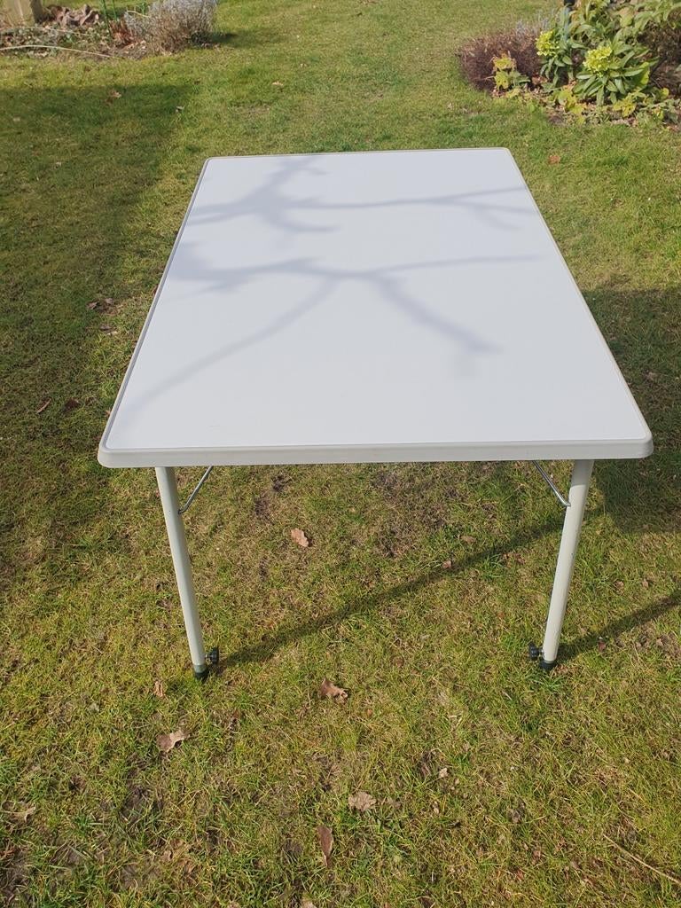 Campingtafel, Ophalen, Campingtafel