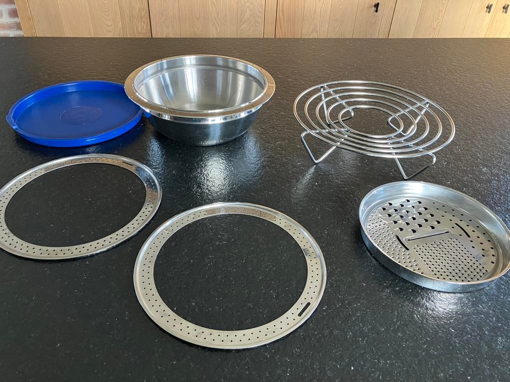 AMC braadringen onderzetter en schaal en rasp, Ophalen of Verzenden, Zo goed als nieuw, Gietijzer