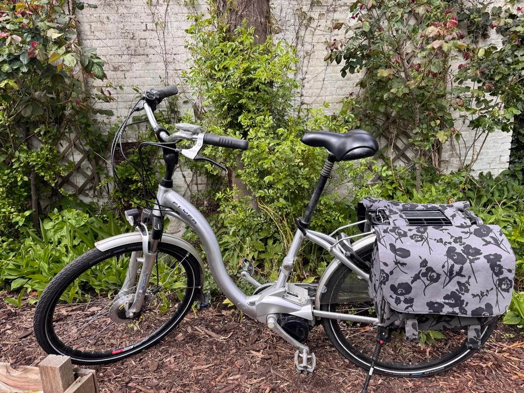 E- bike zilverkleurig merk flyer maat 28 inch, Fietsen en Brommers, Elektrische fietsen, 47 tot 51 cm, Ophalen, Gebruikt, Overige merken