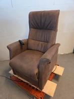 Sta op stoel / opsta stoel bruin, Huis en Inrichting, Fauteuils, Ophalen, Gebruikt, Minder dan 75 cm, 50 tot 75 cm