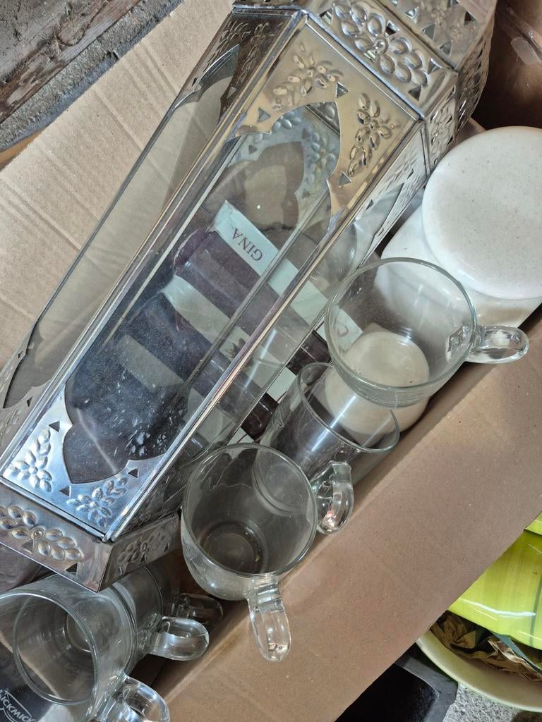 Rommelmarkt spullen, Ophalen