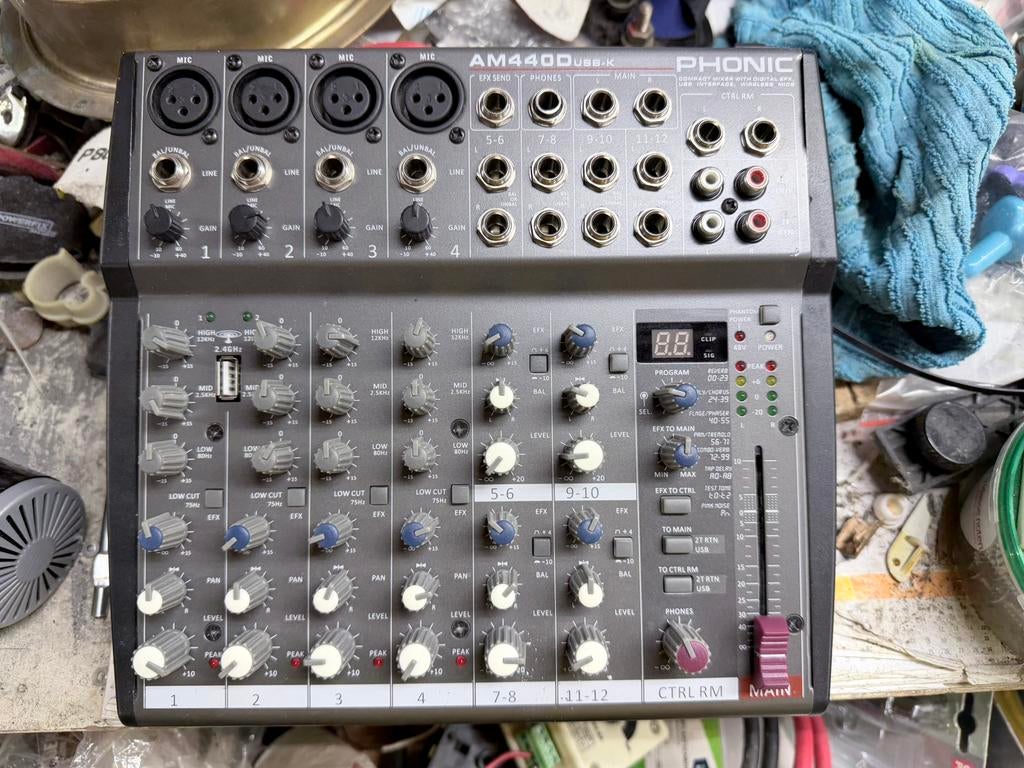 Phonic AM 440D, Muziek en Instrumenten, Ophalen, Zo goed als nieuw, Minder dan 5 kanalen, Microfooningang