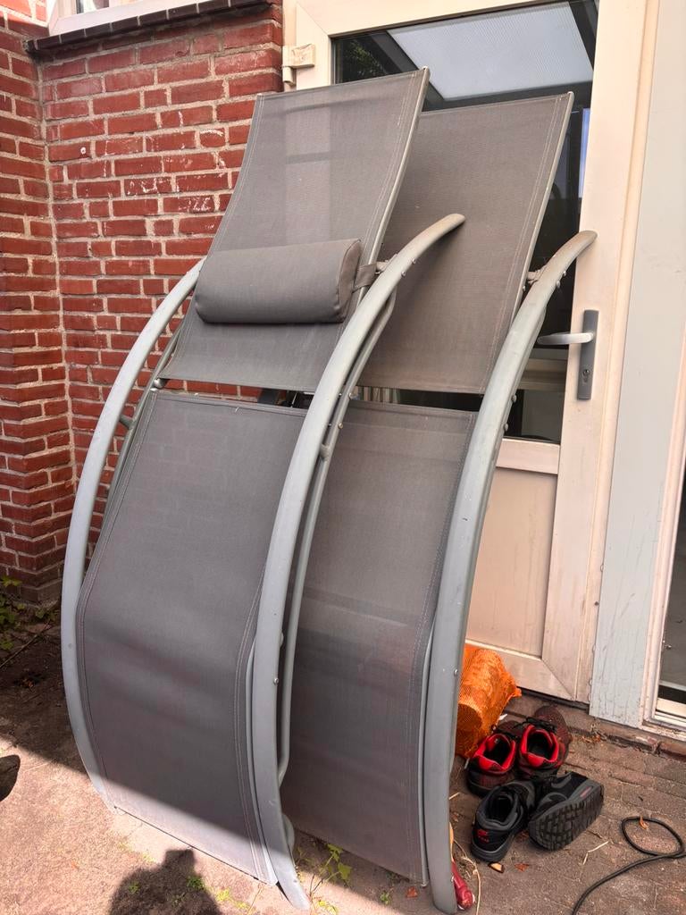 Gereserveerd: Gratis afhalen, 2 ligstoelen, één mist kussen, Ophalen, Zo goed als nieuw, Wicker