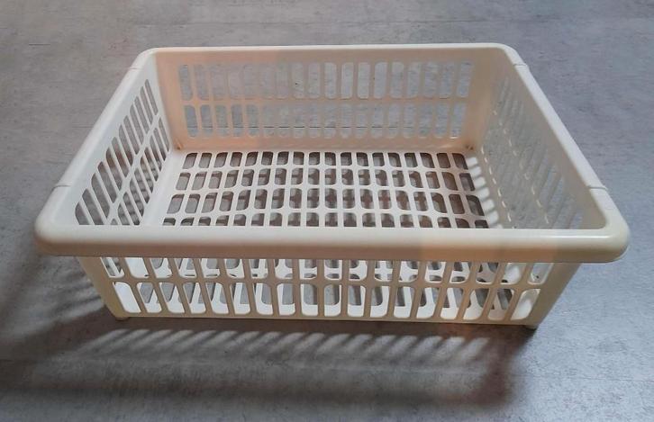 Witte kunststof MAND / MANDJE 29,5 cm x 39,5 cm x 12 cm hoog, Huis en Inrichting, Woonaccessoires | Schalen en Manden, Zo goed als nieuw