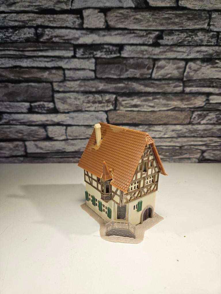Vakwerkhuis Duits huis N spoor modeltrein 1:160, Overige merken, Gebruikt, Gelijkstroom of Wisselstroom, Brug, Tunnel of Gebouw