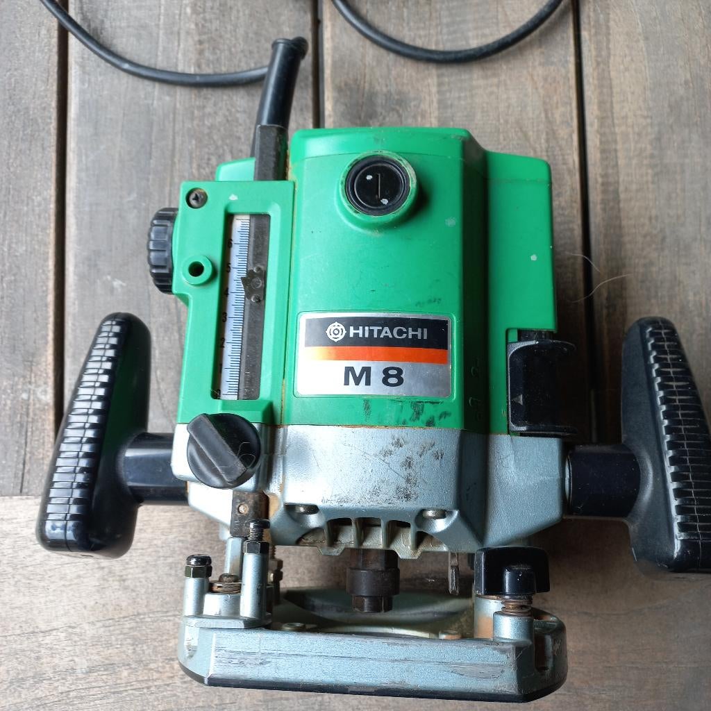 Bovenfrees Hitachi M8 met freeskoppen, Ophalen, Gebruikt, Bovenfrees, Hitachi