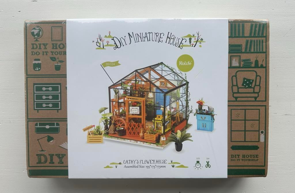 Nieuw! DIY Miniatuur house Cathy’s flower house DG104 Rolife, Hobby en Vrije tijd, Knutselen, Ophalen of Verzenden, Zo goed als nieuw