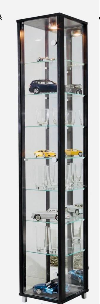 Zwarte vitrinekast met glazen planken en spiegelwand, Huis en Inrichting, Kasten | Vitrinekasten, Minder dan 50 cm, Gebruikt, Ophalen of Verzenden