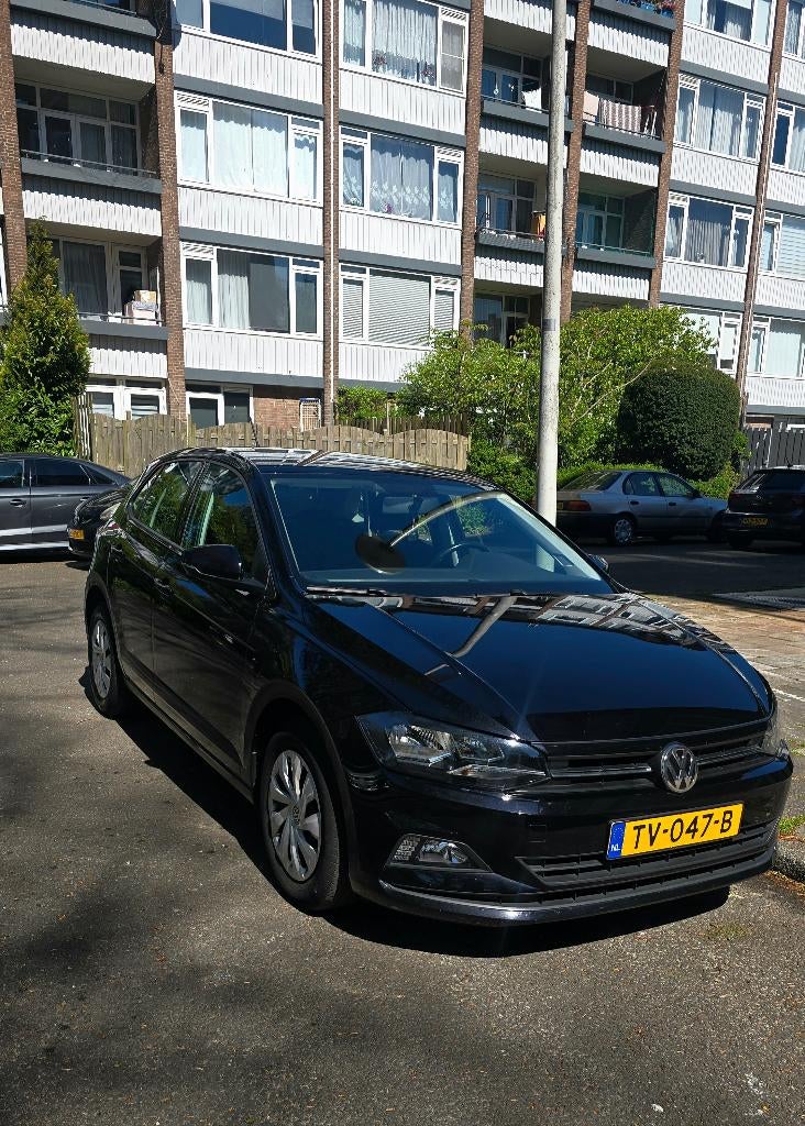 Volkswagen Polo 1.0 TSI 95pk comfortline 2018 Zwart, Auto's, Volkswagen, Voorwielaandrijving, Stof, 40 €/maand, Zwart