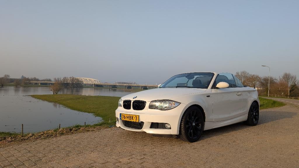 BMW 118i Cabrio | Nieuw Dak | Trekhaak | Apple/ Android auto, Auto's, BMW, 1-Serie, Achterwielaandrijving, 1995 cc, Cabriolet