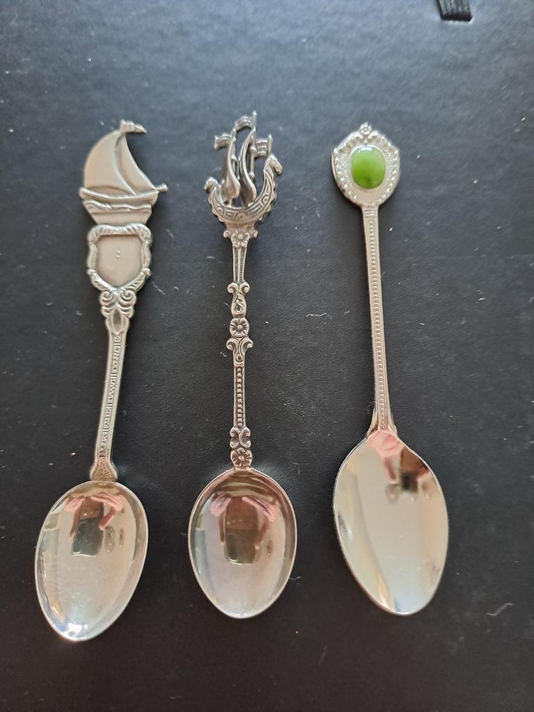 3 lepeltjes, 2 x Zeilboot 1x Steen, Ophalen of Verzenden