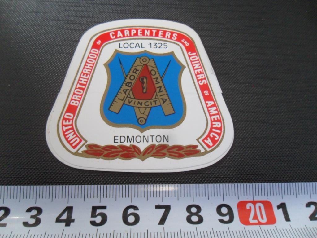 sticker LABOR OMNIA VINCIT Local 1325 Edmonton, Verzamelen, Ophalen, Zo goed als nieuw