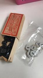 antieke fournituren : slopenknopen + vrijgezellen knopen, Ophalen of Verzenden, Nieuw, Knoop of Knopen