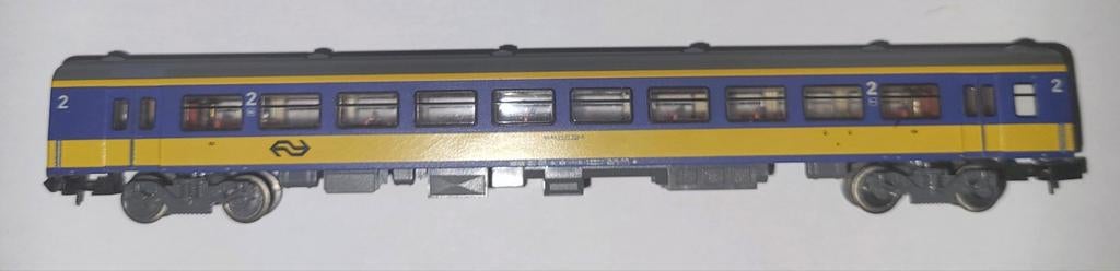 NS icr wagon 2e klasse van minitrix met binnenverlichting, Hobby en Vrije tijd, Modeltreinen | N-Spoor, Gelijkstroom, Trix, Wagon
