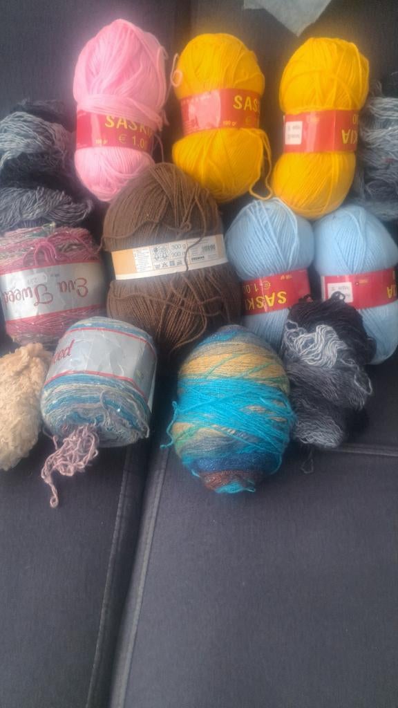 Diverse bollen wol en garen voor breien en haken, Ophalen of Verzenden