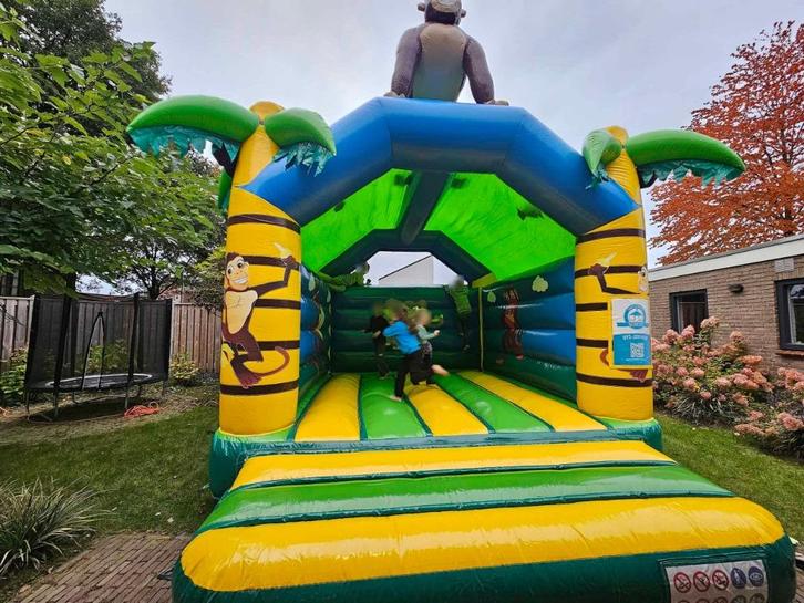 Te huur: Springkussen Jungle huren, verhuur vanaf €60,-, Hobby en Vrije tijd, Feestartikelen | Verhuur, Zo goed als nieuw, Overige