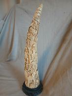 Slagtand, Olifantentand met Oosters sierwerk. Resin, Ophalen of Verzenden