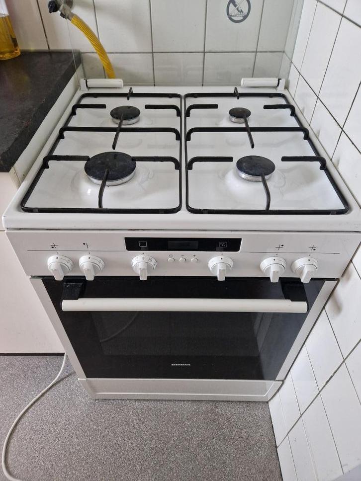 Siemens gasfornuis vrijstaand., Witgoed en Apparatuur, Fornuizen, Gebruikt, Vrijstaand, Gas, 4 kookzones, 85 tot 90 cm, 60 cm of meer
