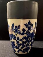Vaas in Delfts-blauw look van Fairtrade, Blauw, Aardewerk of Porselein, Ophalen of Verzenden, Zo goed als nieuw