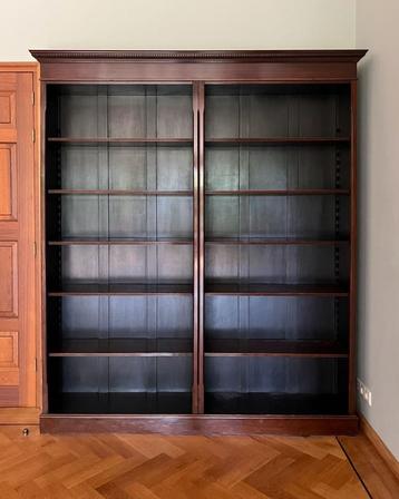 Boekenkast, mahonie beschikbaar voor biedingen