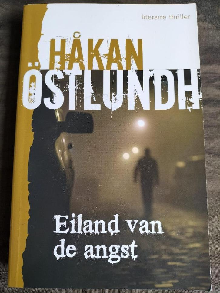 Hakan Östlundh - Eiland van de angst, Boeken, Thrillers, Zo goed als nieuw, Scandinavië, Ophalen of Verzenden
