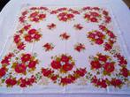 Een super leuk vintage tafelkleedje met rode bloemetjes, Ophalen of Verzenden, Zo goed als nieuw, Vierkant, Binnen