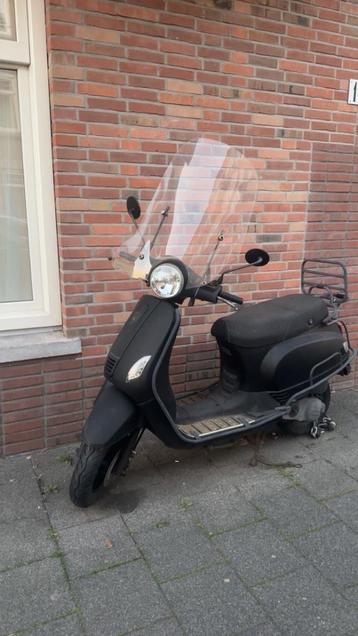 Scooter beschikbaar voor biedingen