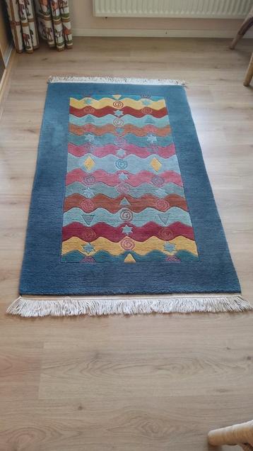 Mooi wollen vloerkleed  beschikbaar voor biedingen