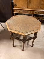 Octagonale salontafel. Notenhout antiek, Huis en Inrichting, Tafels | Salontafels, Verzenden