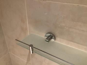 Glazen badkamerplankje  beschikbaar voor biedingen