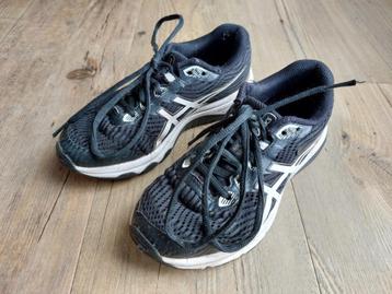 Asics sportschoenen maat 33 beschikbaar voor biedingen
