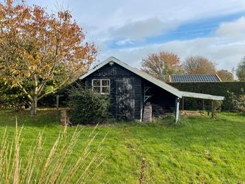 Tuinhuisje/Blokhut met Kippenhok beschikbaar voor biedingen