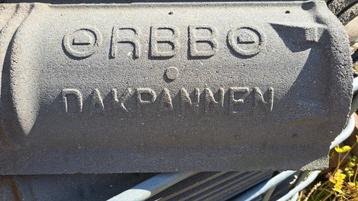 Ruim 300 stuks betonpannen orbbo beschikbaar voor biedingen