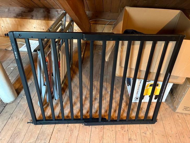Twee Kidsriver traphekjes - Hout - Verstelbaar, Kinderen en Baby's, Traphekjes, Gebruikt, Klemhekje, Hout, 115 cm of meer, Ophalen