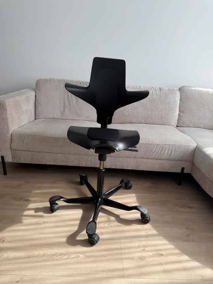 HÅG Capisco 8020 Ergonomische Bureaustoel – Topstaat, Huis en Inrichting, Bureaustoelen, Zo goed als nieuw, Bureaustoel, Zwart