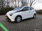 Toyota Aygo 1.0 VVT-i x-fun apk 02-2027 all-in prijs, Voorwielaandrijving, Stof, Gebruikt, 4 stoelen