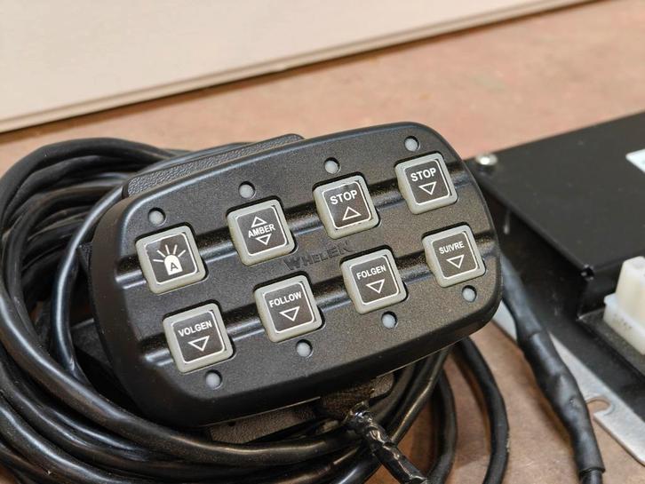 Whelen PCC8R bedienpaneel zwaailamp zwaailicht flitsbalk led, Auto diversen, Autospeakers, Ophalen of Verzenden