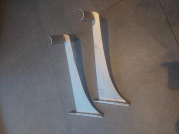 2 fiets ophangbeugels. beschikbaar voor biedingen