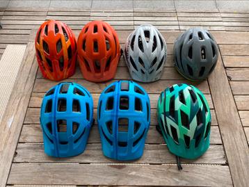 MTB helmen, gebruikt, nog in prima staat, € 10,- per stuk beschikbaar voor biedingen