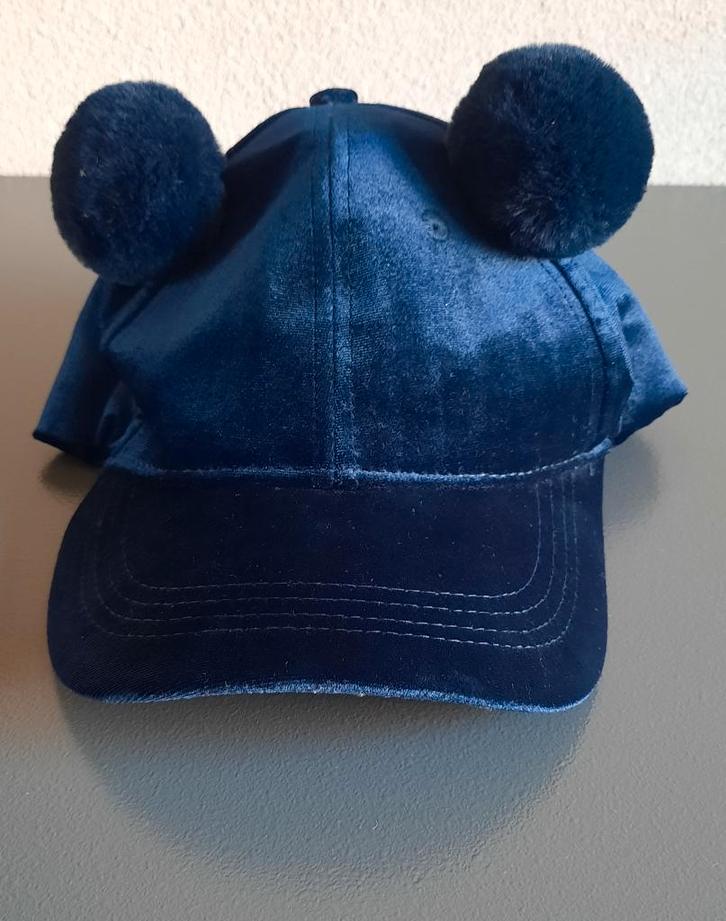 pet met pompons, Kinderen en Baby's, Carnavalskleding en Verkleedspullen, Zo goed als nieuw, Jongen of Meisje, 110 t/m 116, Ophalen of Verzenden