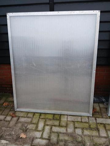 Polycarbonaat platen en deur beschikbaar voor biedingen