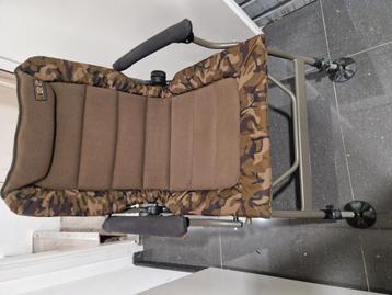 Fox r2 karperstoel beschikbaar voor biedingen