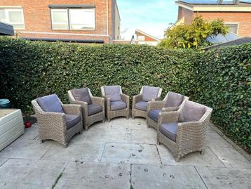 6 Exotan tuinstoelen met kussens en opbergbox beschikbaar voor biedingen